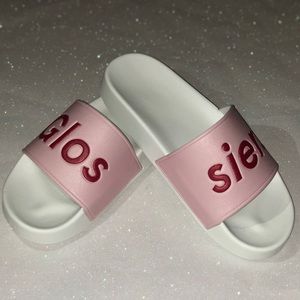 Glossier Slides 🌟